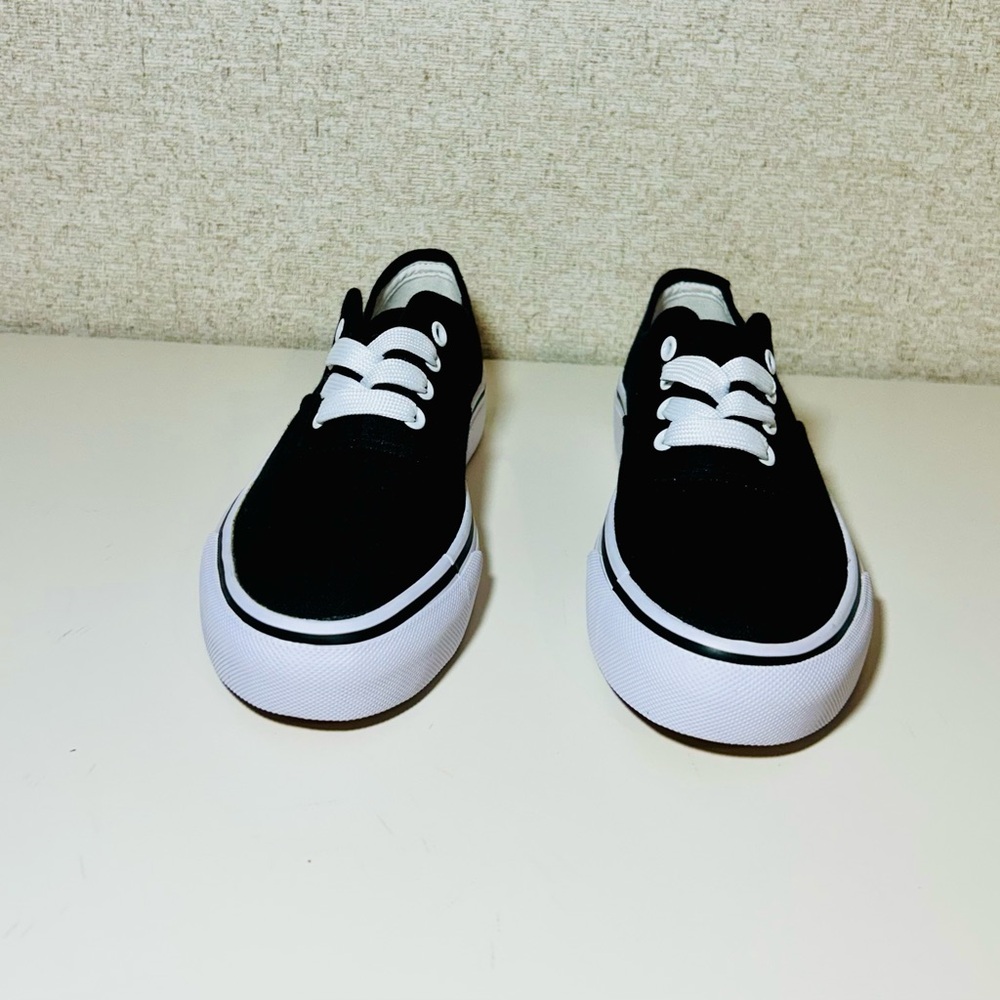 Black and White Sneakers Girls Sz4
